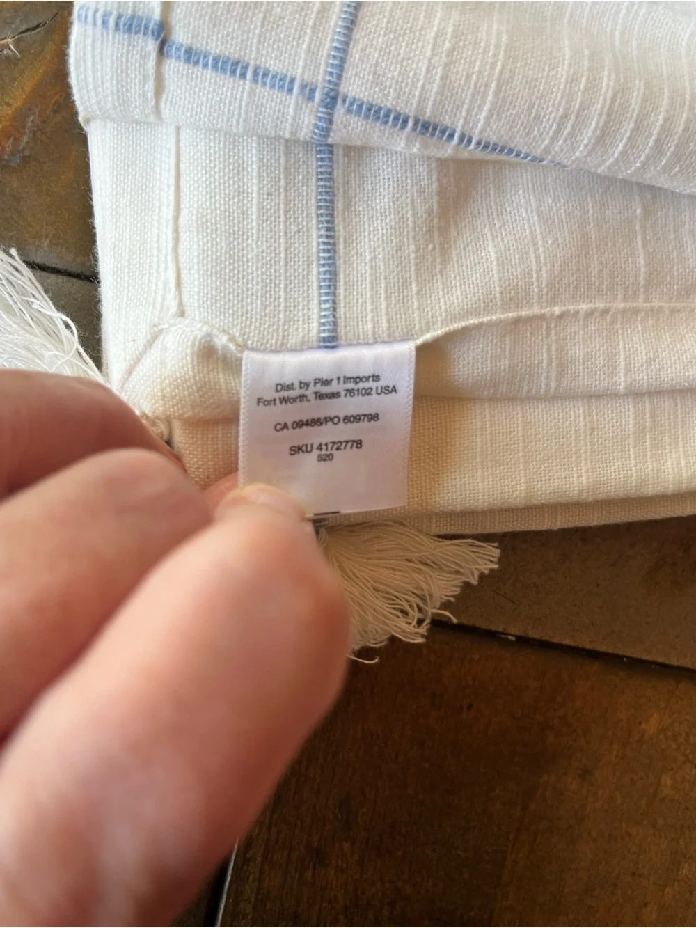 Pier 1 Cream Napkin Set of 4 with Light Blue Trim and Tassels NWT Coastal Vibes